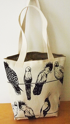 Parrot Tote, black